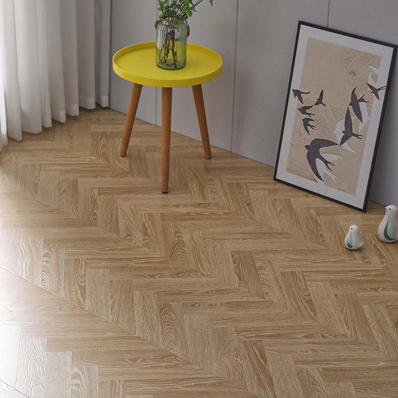 Heat Retaining Laminated Flooring AC5 for Cold Areas Living Room &amp; Hotel Use-Warmth Preservation Fire-Resistant Eco-Friendly