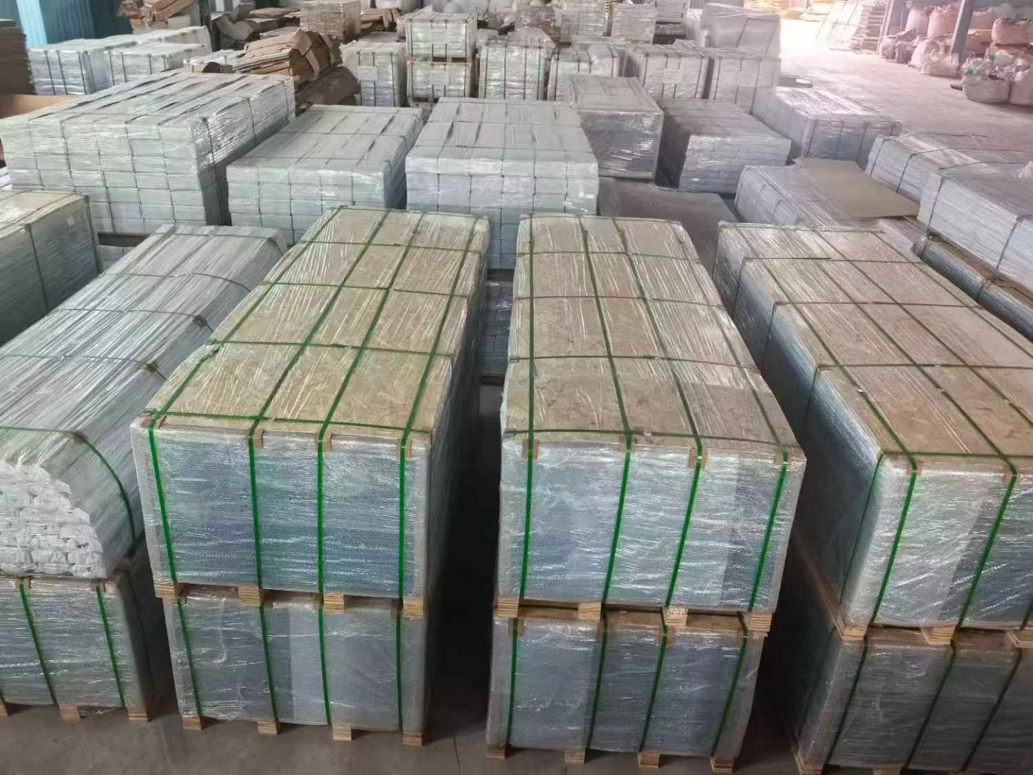 WPC Extrusion Tough Composite Decking Structural Synthetic Lumber Custom Professionally Constructed Modern Click Outdoor Decking