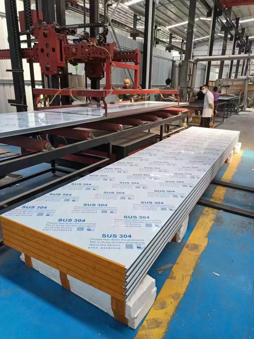Hot Sale High Density Modern Eco-Friendly Fire Resistant Rock Wool Sandwich Panels Wholesale For Factory Wall Engineer Projects