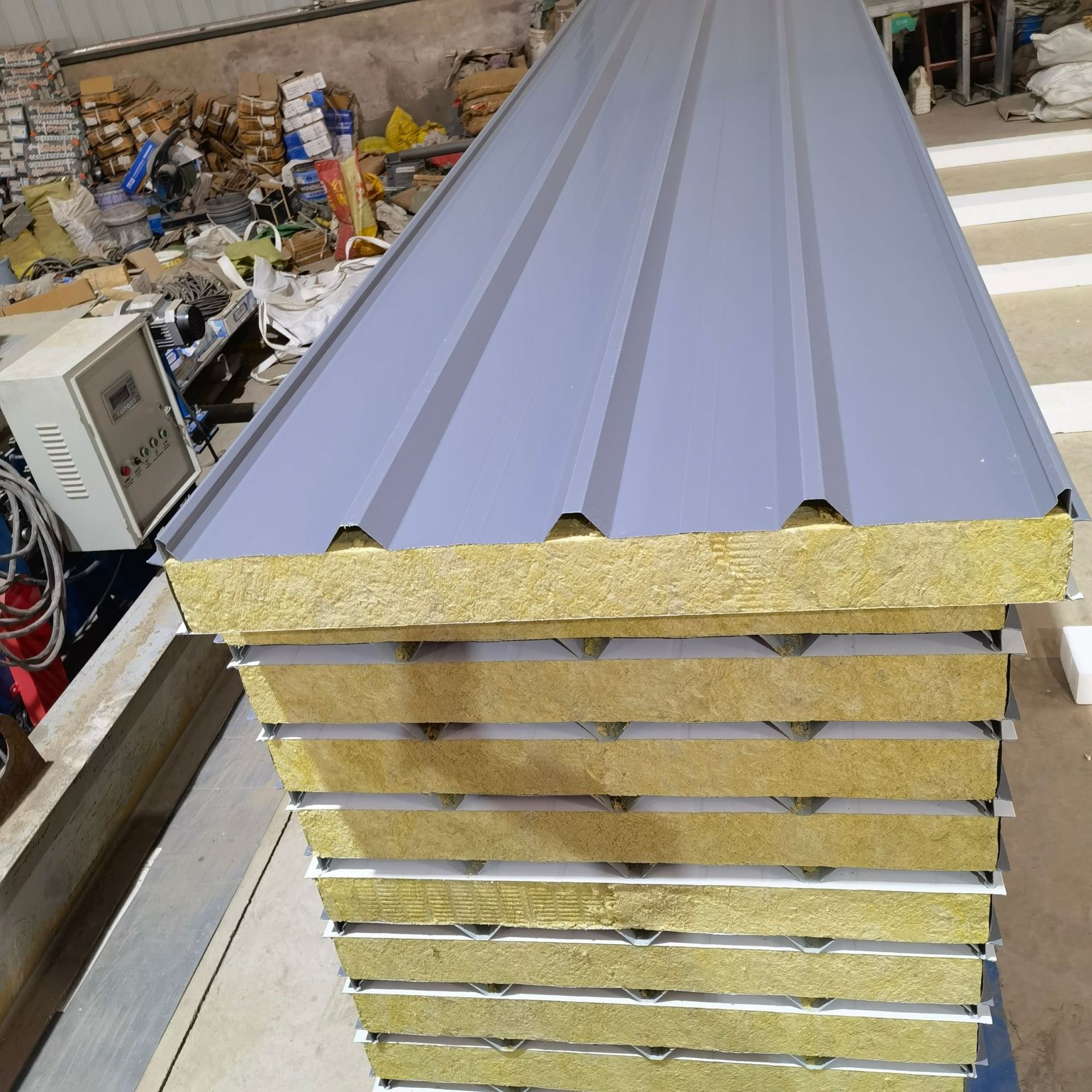 Modern Fireproof Heat Preservation Sound Insulation Steel Rock Wool Sandwich Panel Wall and Roof Sheet