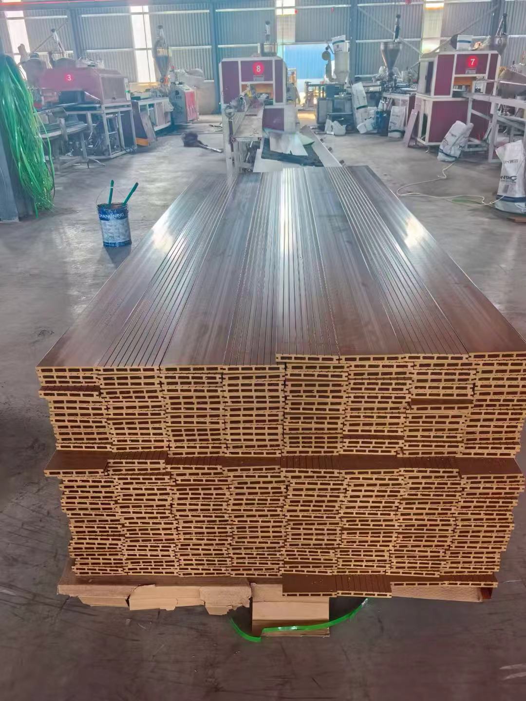 WPC Extrusion Tough Composite Decking Structural Synthetic Lumber Custom Professionally Constructed Modern Click Outdoor Decking
