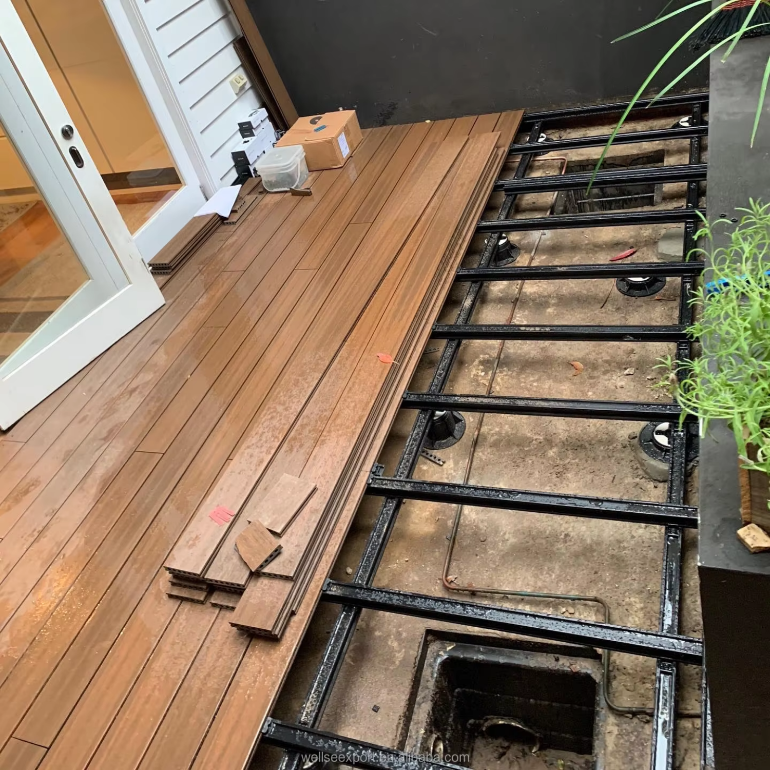 WPC Extrusion Tough Composite Decking Structural Synthetic Lumber Custom Professionally Constructed Modern Click Outdoor Decking