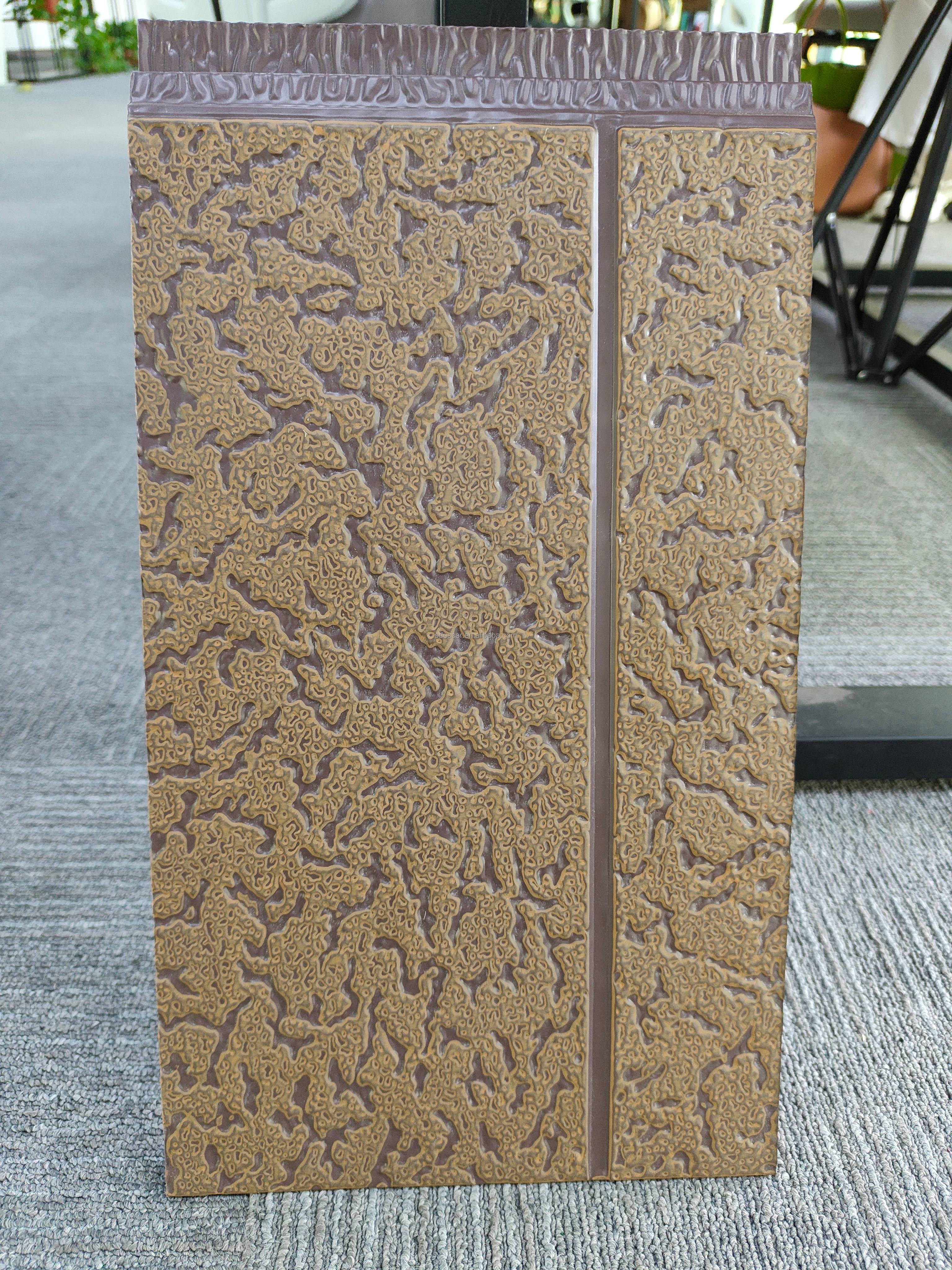 Highly Decorative Lightweight Polyurethane Metal Siding Panels Eco-Friendly Water/Fire Resistant Cold Room
